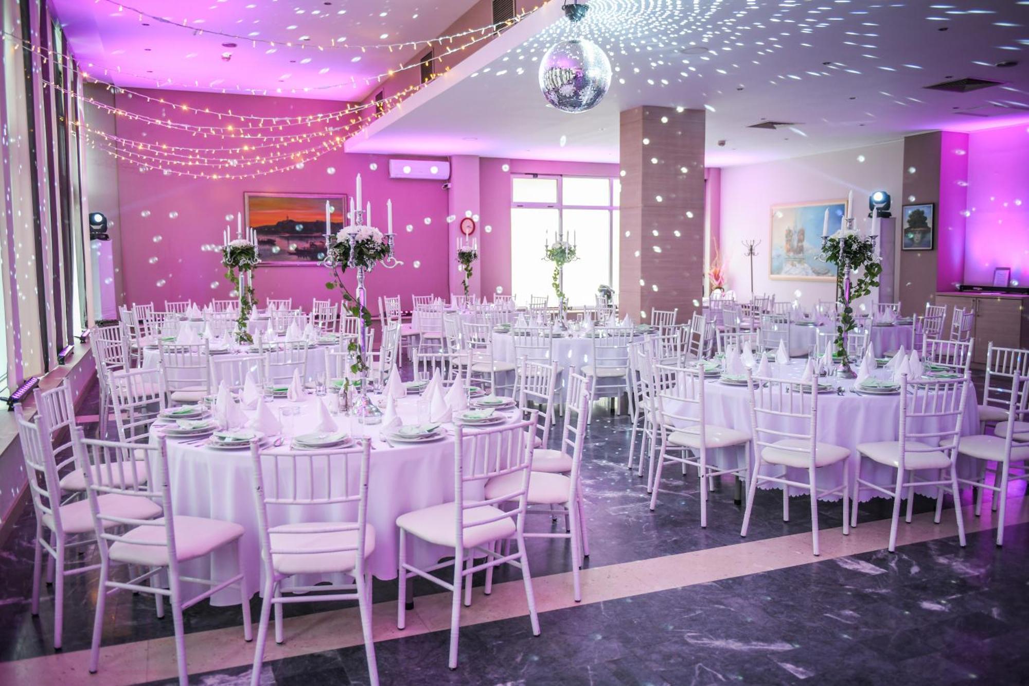 Bačka Palanka Hotel Fontana מראה חיצוני תמונה