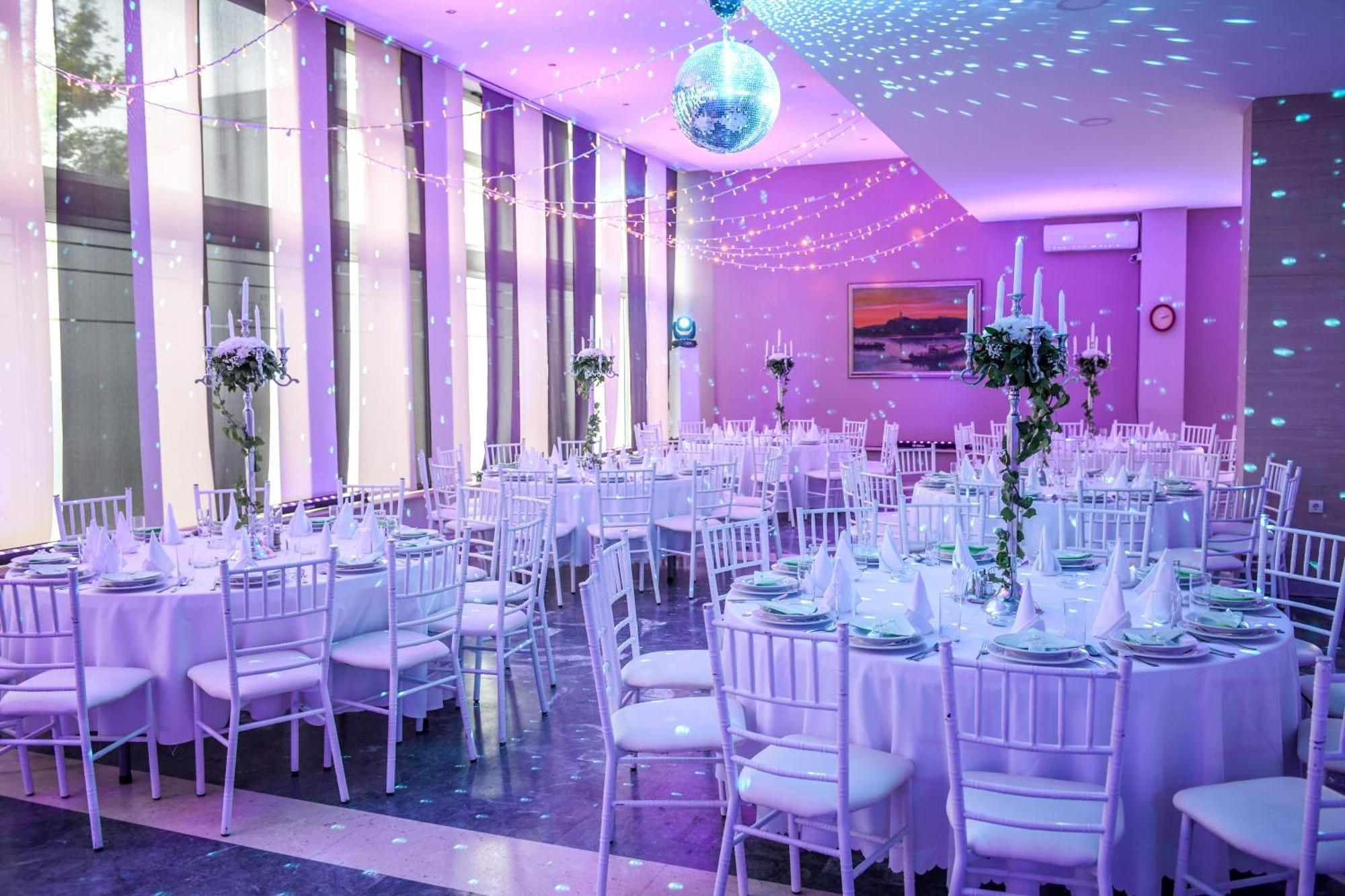 Bačka Palanka Hotel Fontana מראה חיצוני תמונה