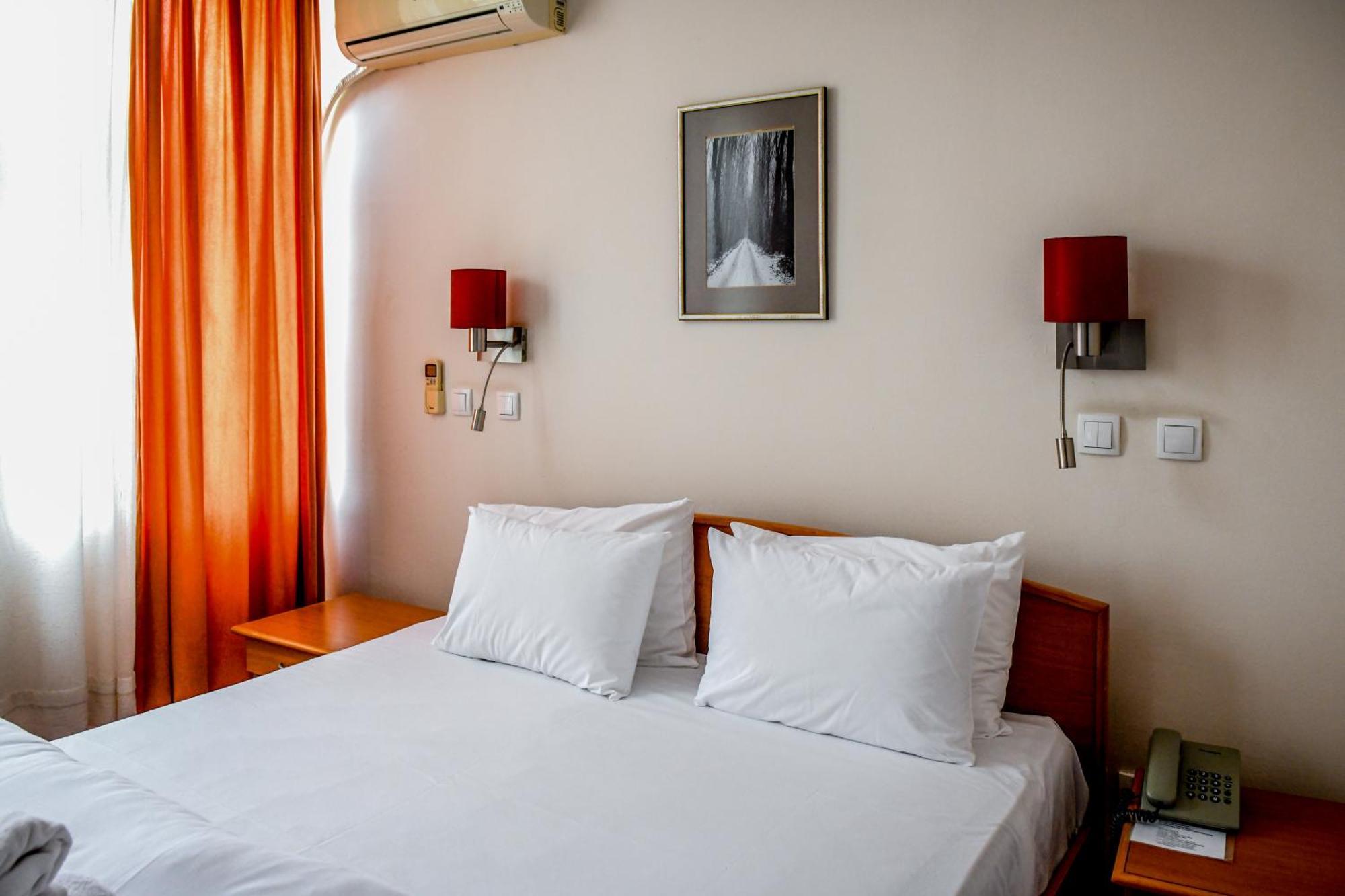 Bačka Palanka Hotel Fontana מראה חיצוני תמונה