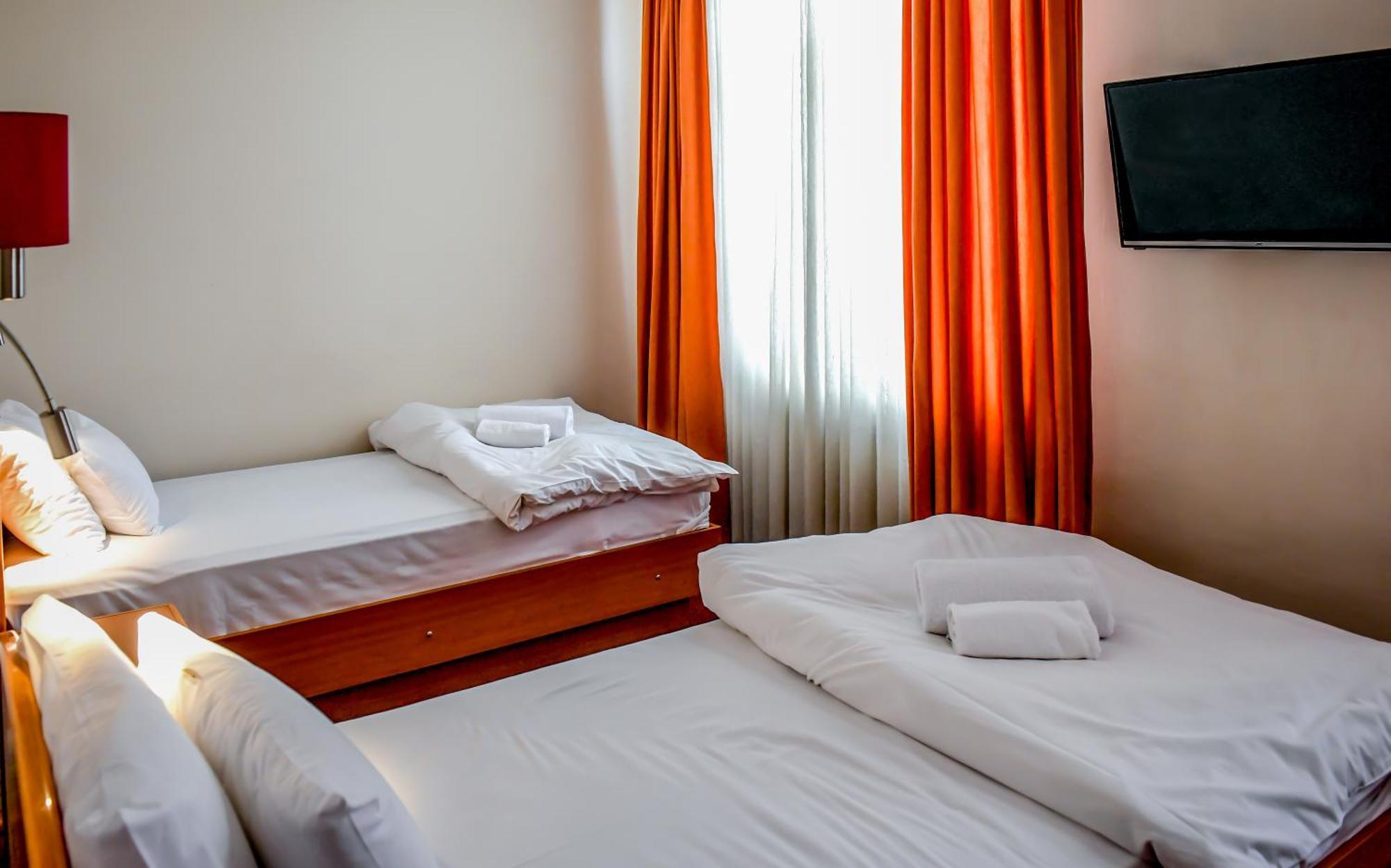Bačka Palanka Hotel Fontana מראה חיצוני תמונה