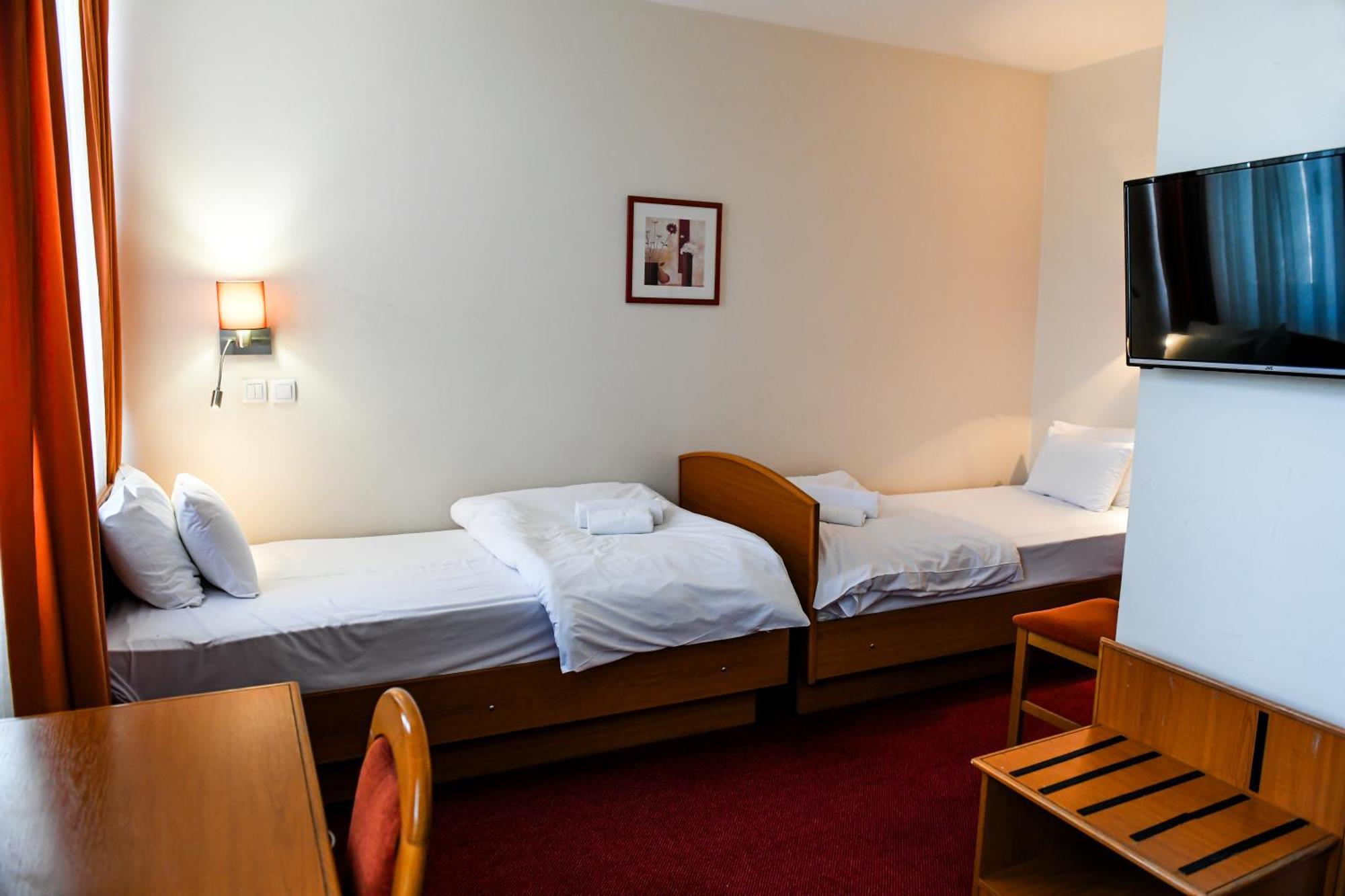 Bačka Palanka Hotel Fontana מראה חיצוני תמונה