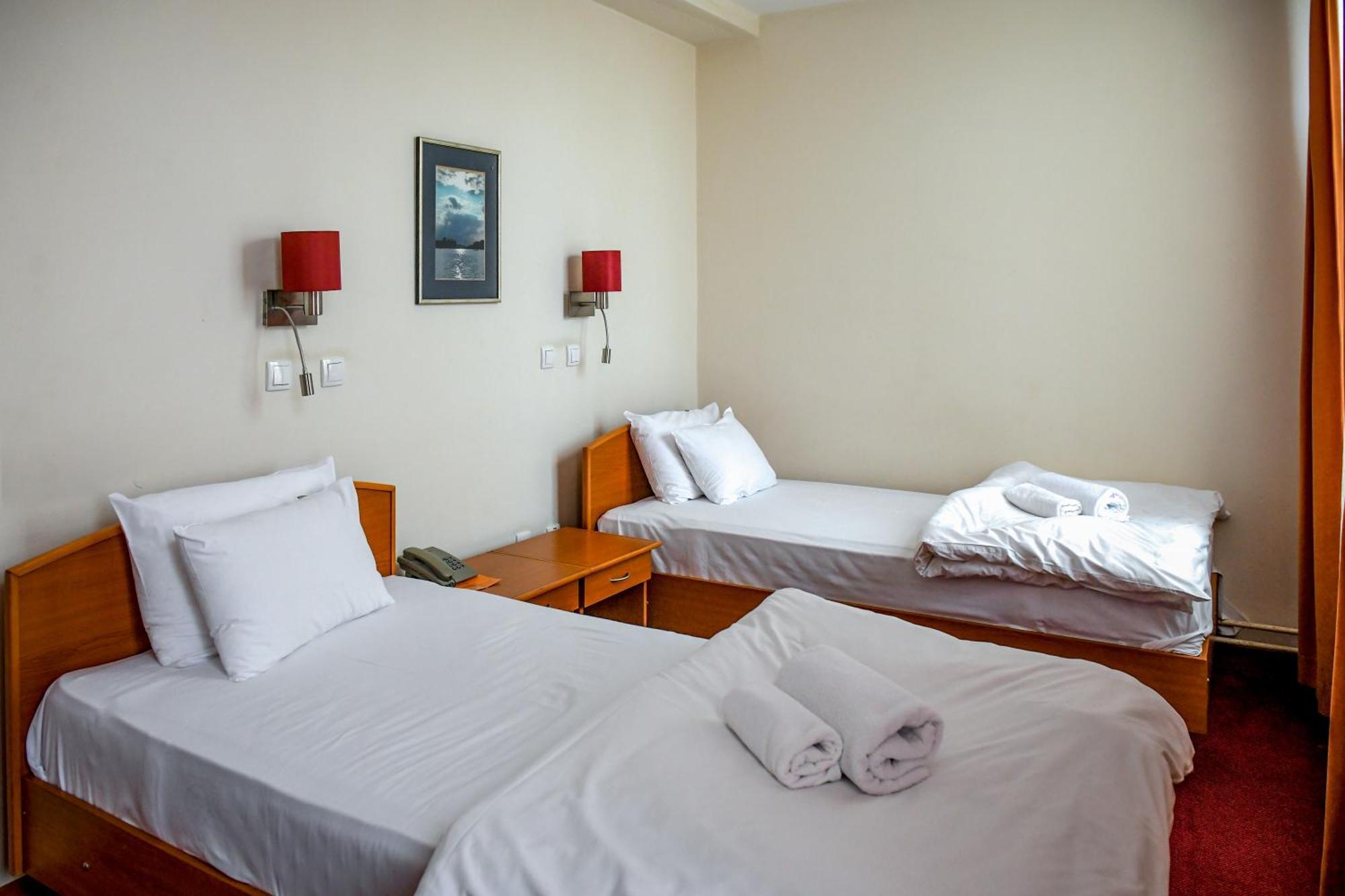 Bačka Palanka Hotel Fontana מראה חיצוני תמונה