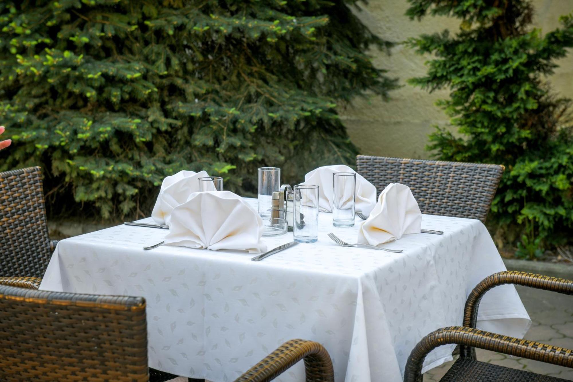 Bačka Palanka Hotel Fontana מראה חיצוני תמונה