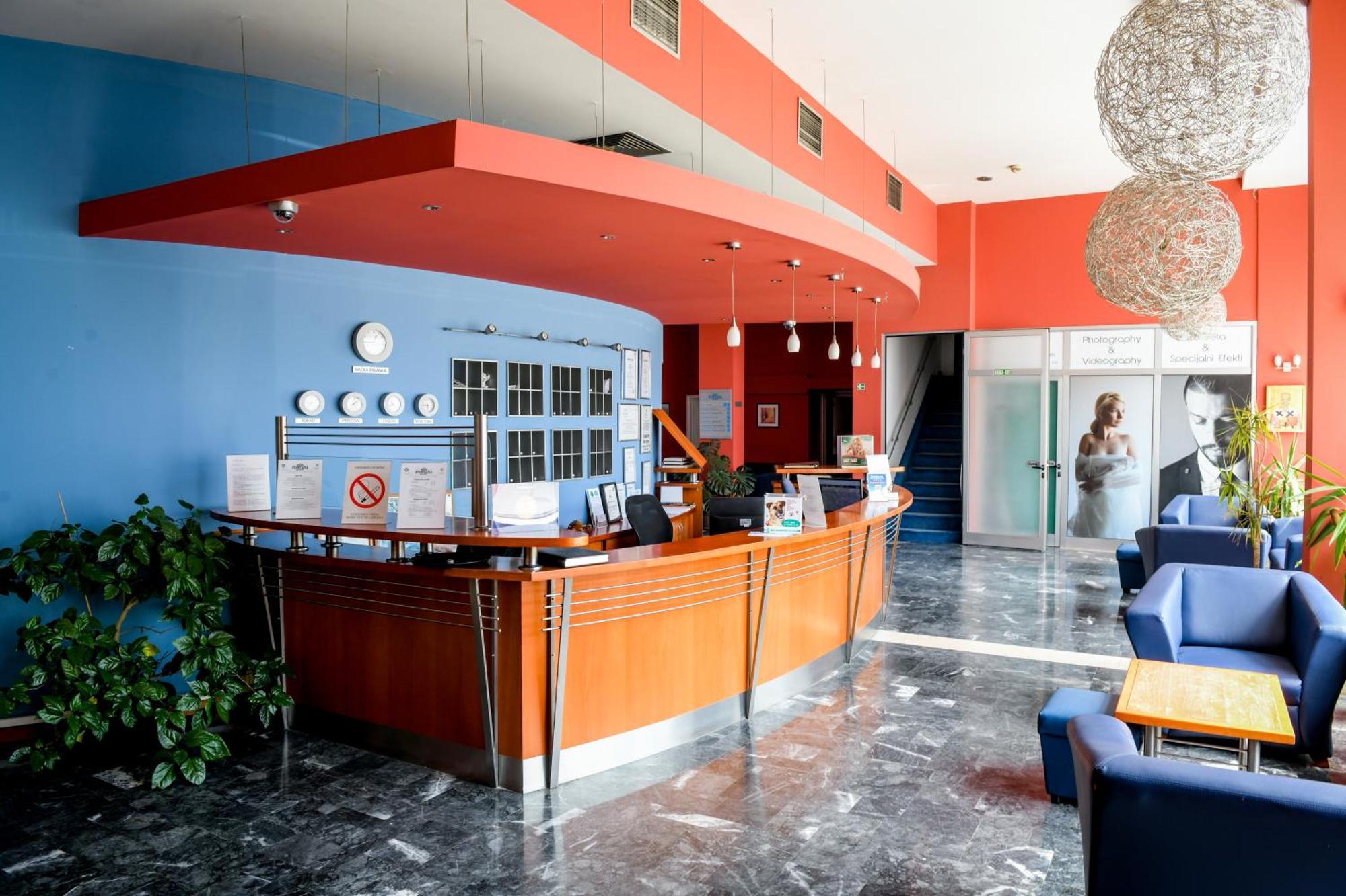 Bačka Palanka Hotel Fontana מראה חיצוני תמונה