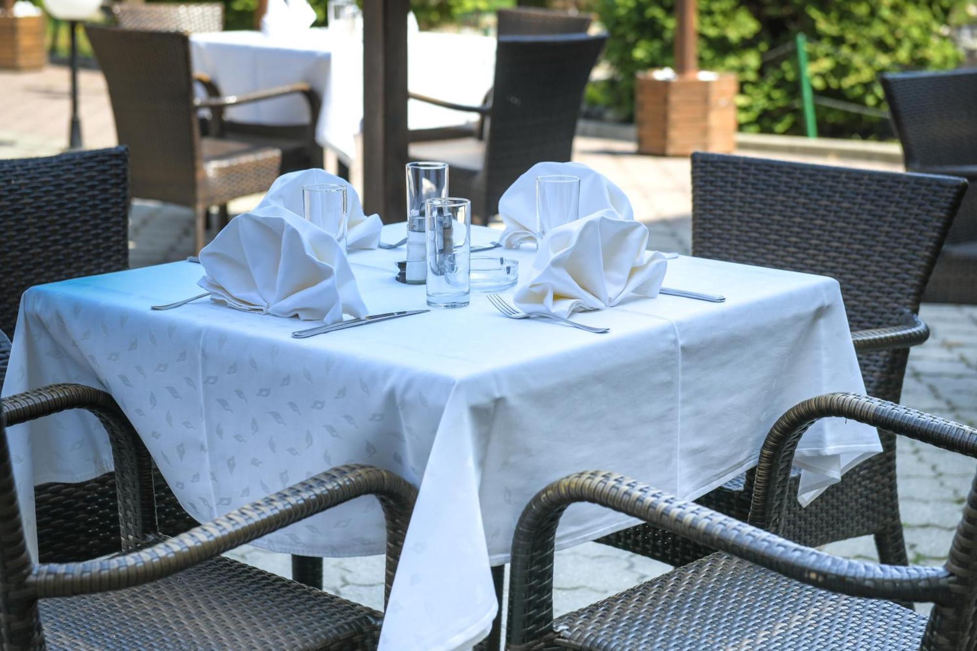Bačka Palanka Hotel Fontana מראה חיצוני תמונה
