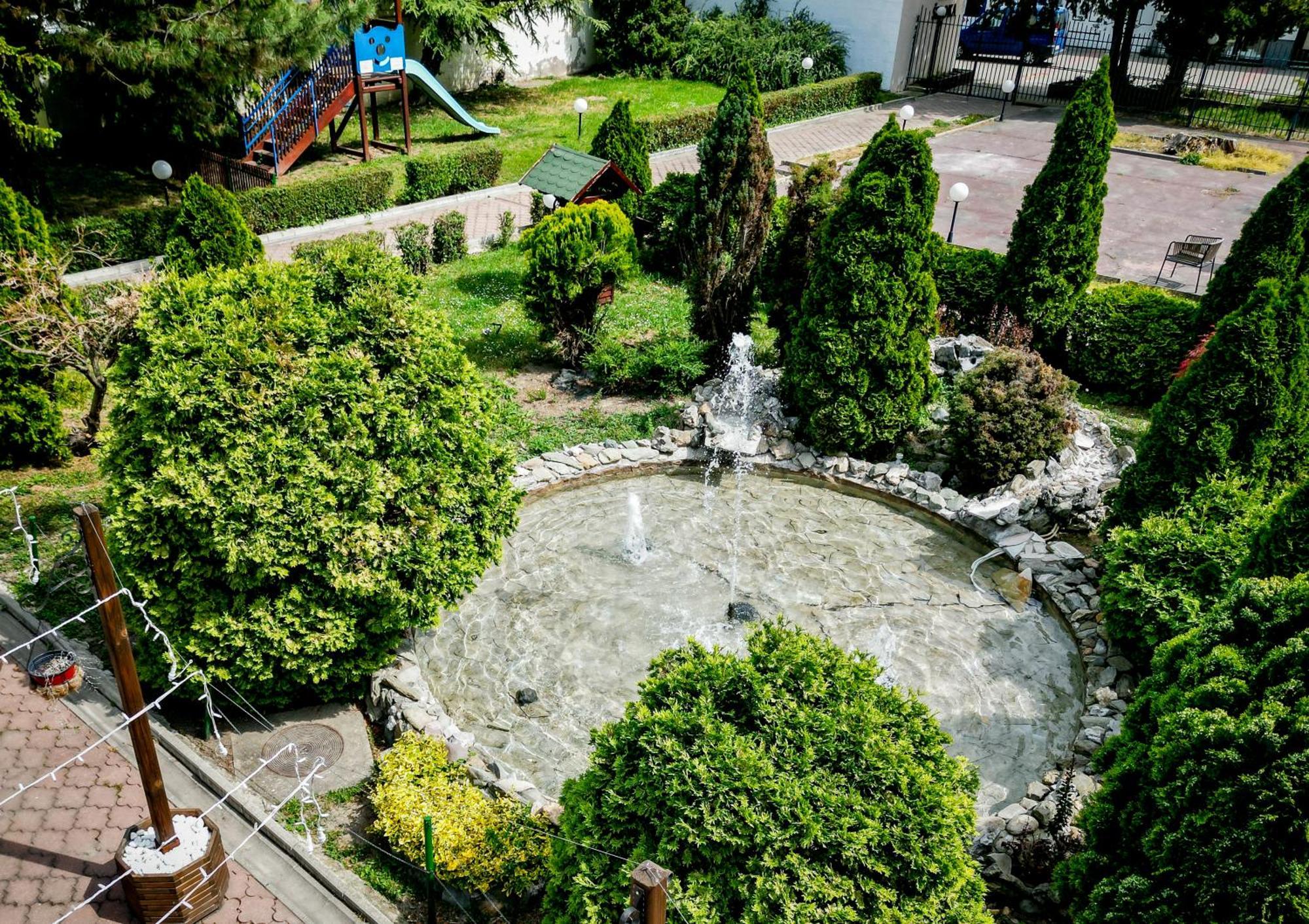 Bačka Palanka Hotel Fontana מראה חיצוני תמונה